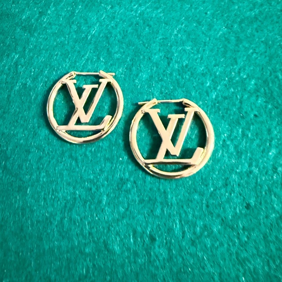 Louis Vuitton Louise Hoop Gold Tone Earrings - Picture 4 of 7